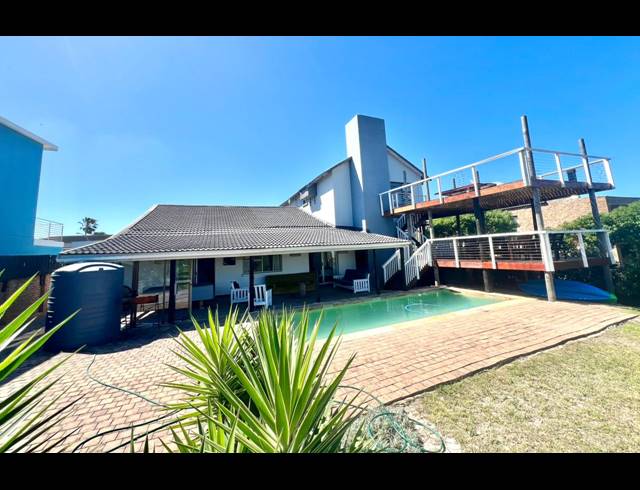 5 BEDROOM HOUSE FOR SALE IN PARADISE BEACH